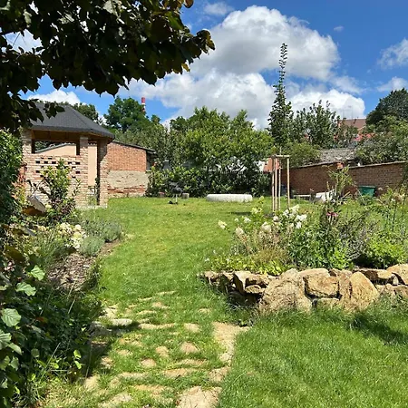 Art Nouveau With Garden In *