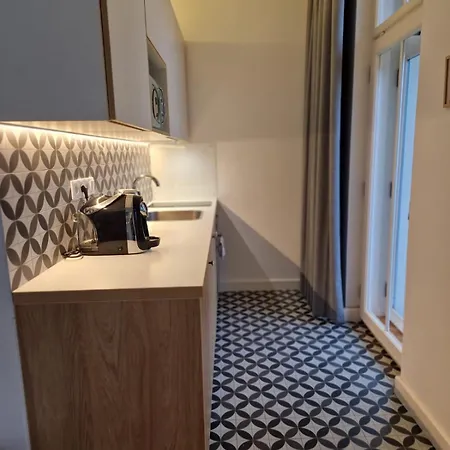 Apartment Art Nouveau With Garden In
