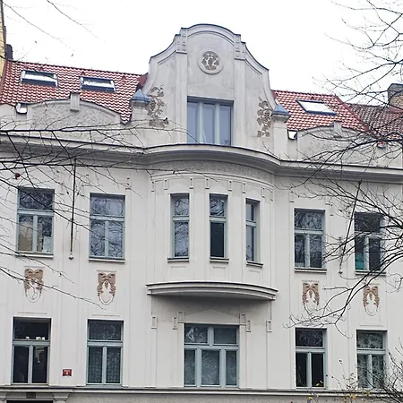 Art Nouveau With Garden In Apartmán Písek