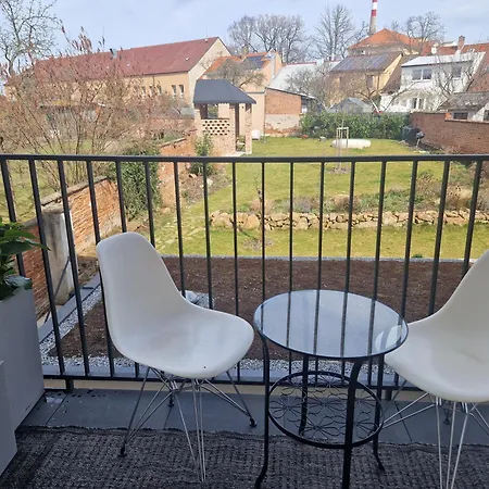 Apartmán Art Nouveau With Garden In *