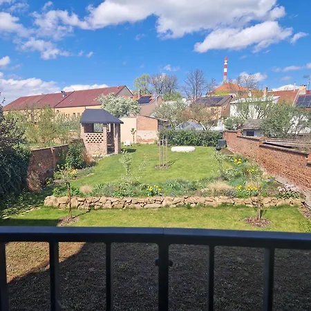 Apartment Art Nouveau With Garden In